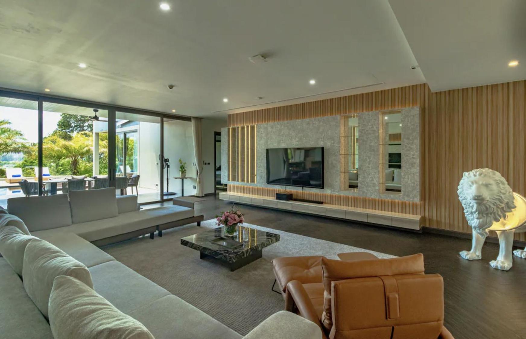 Lion Villa *