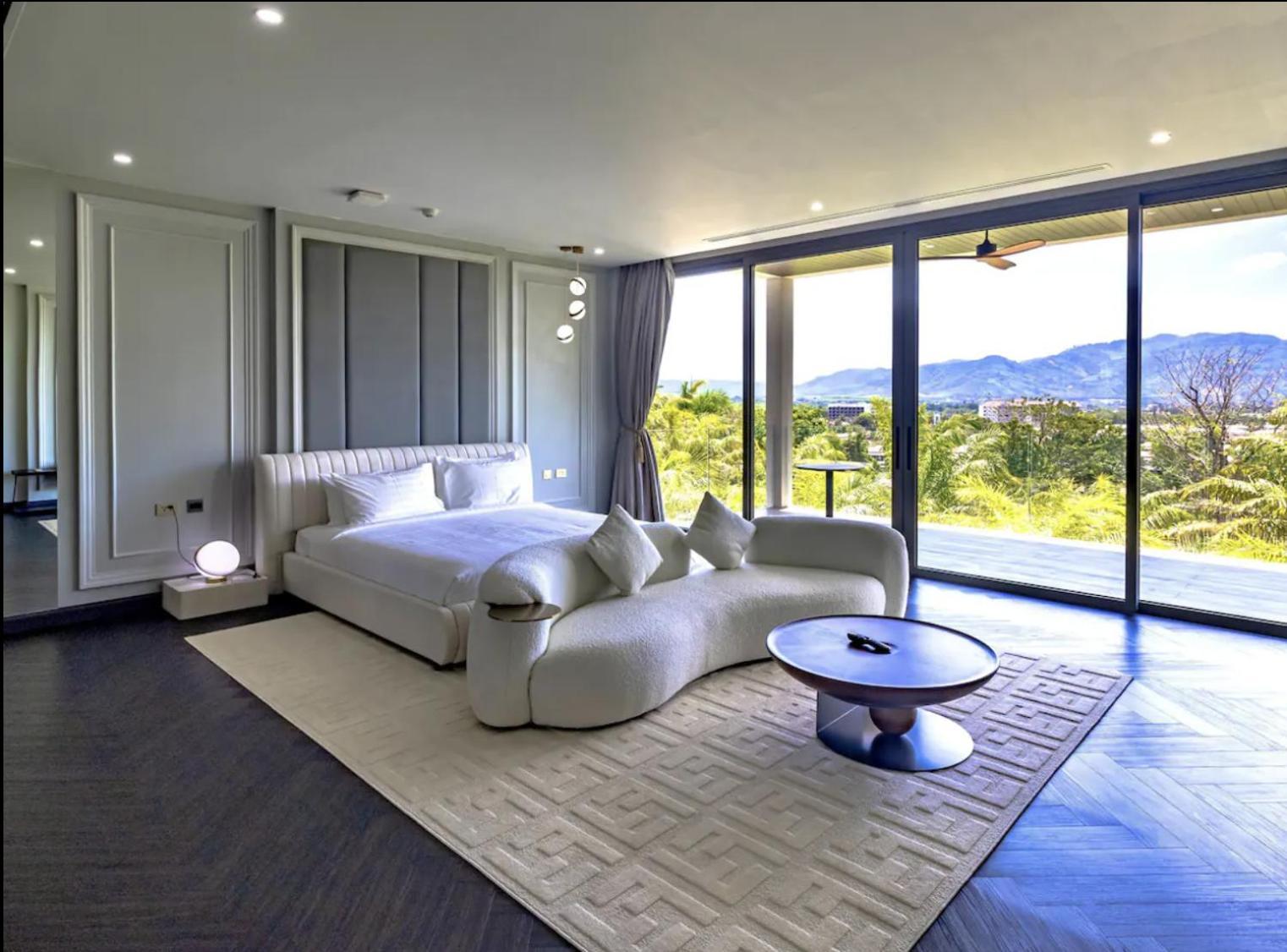 Lion * Phuket